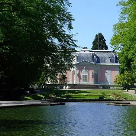 Perfektes Am Dusseldorfer Rhein Düsseldorf